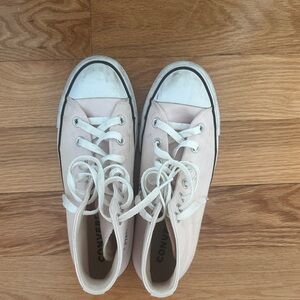 Converse Women’s Light Pink Sneakers